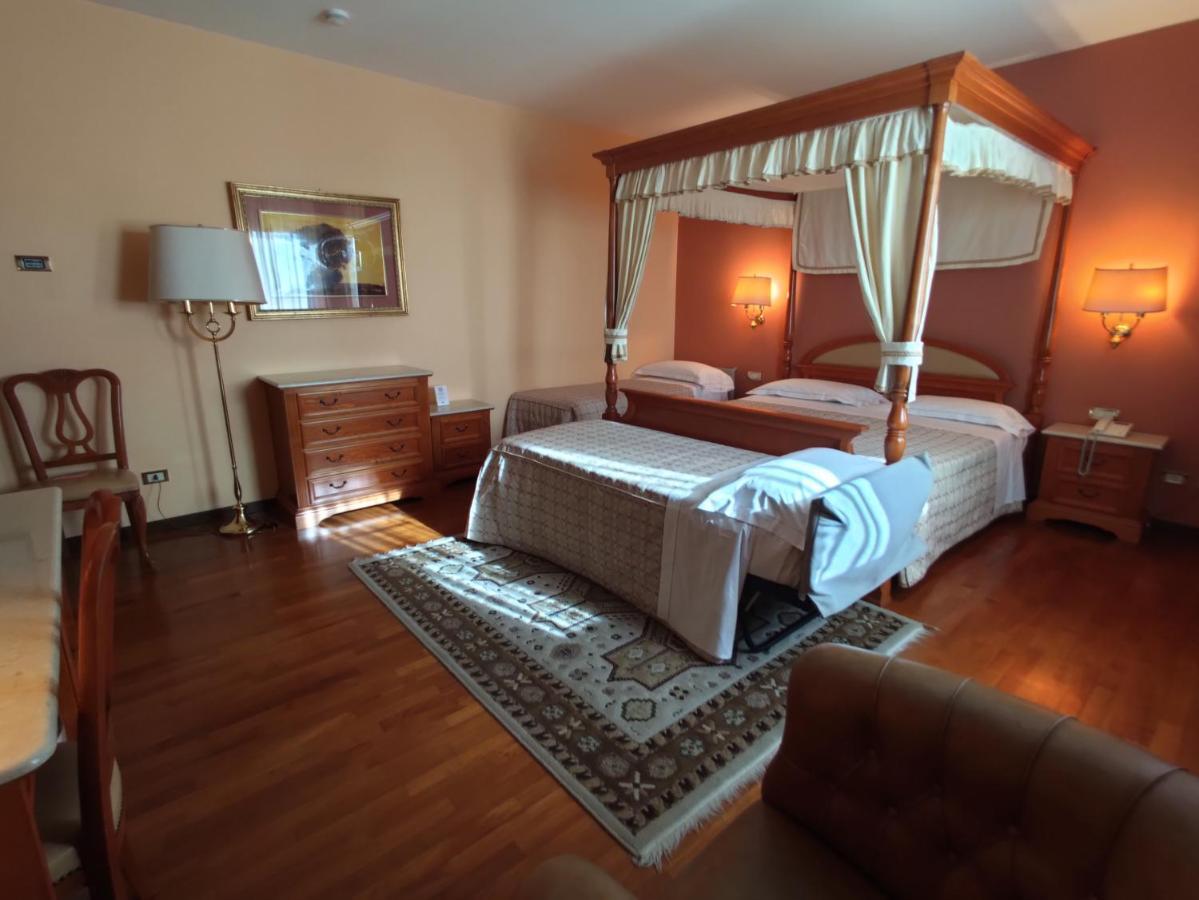 Guglielmotel Brembate Esterno foto