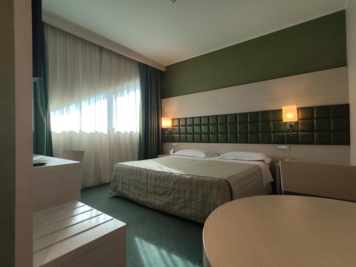 Guglielmotel Brembate Esterno foto